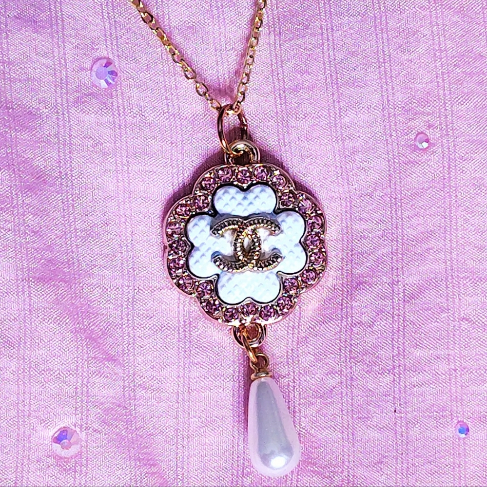 Chanel Pink/White Clover Zipper Pull Pendant/18k Gold Plated Chain.